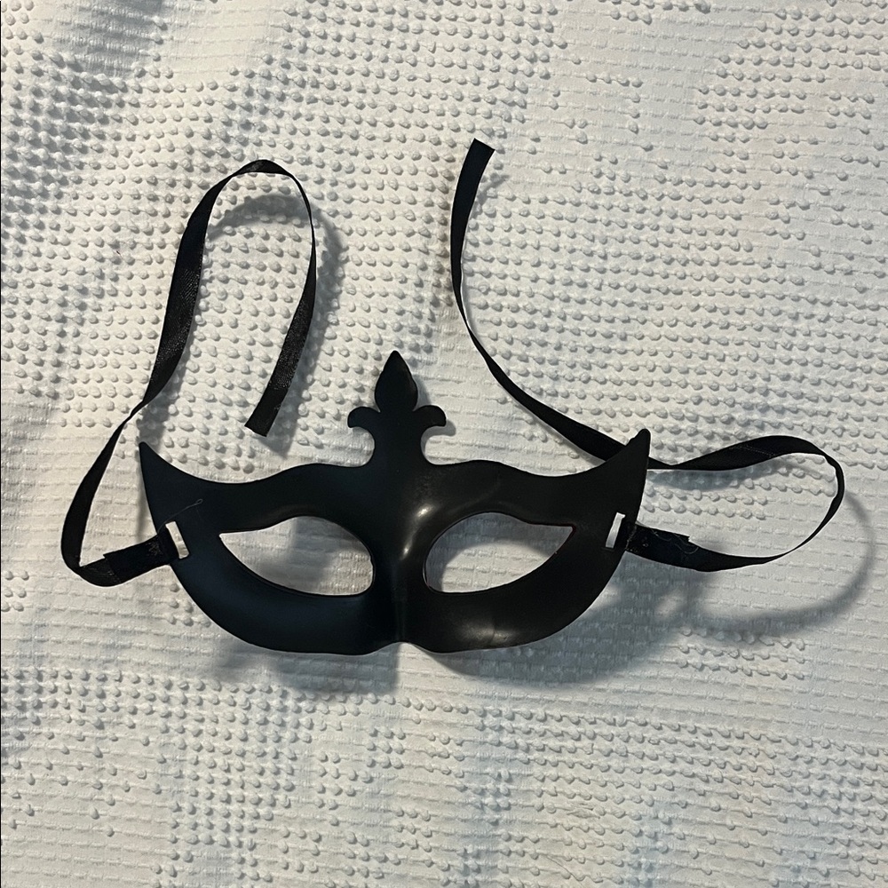 Purple Masquerade Mask - Picture 2 of 2
